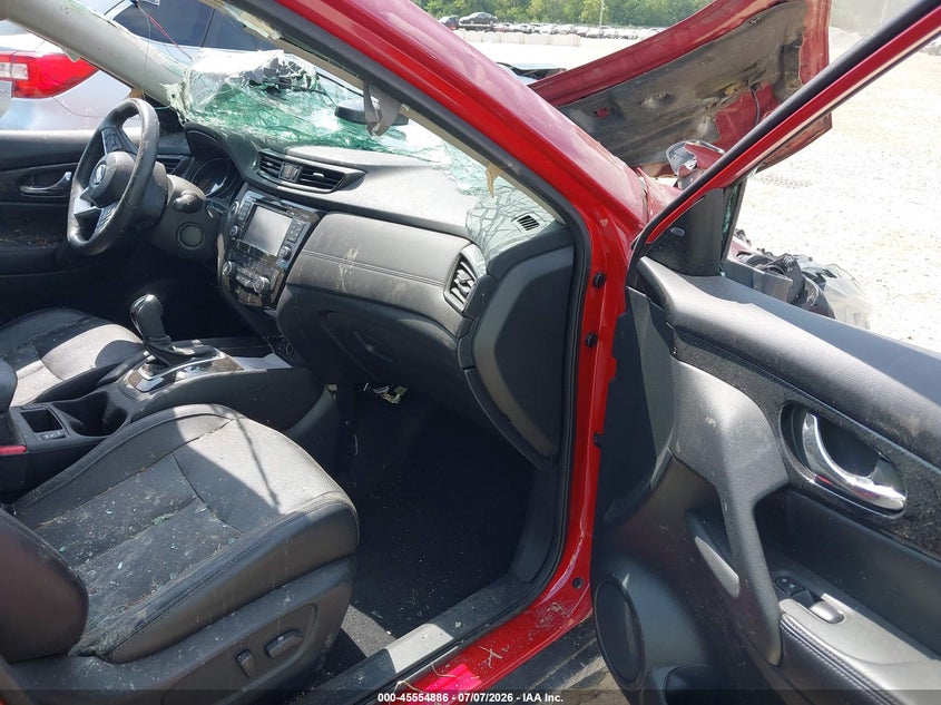 2017 NISSAN ROGUE auction photo 5