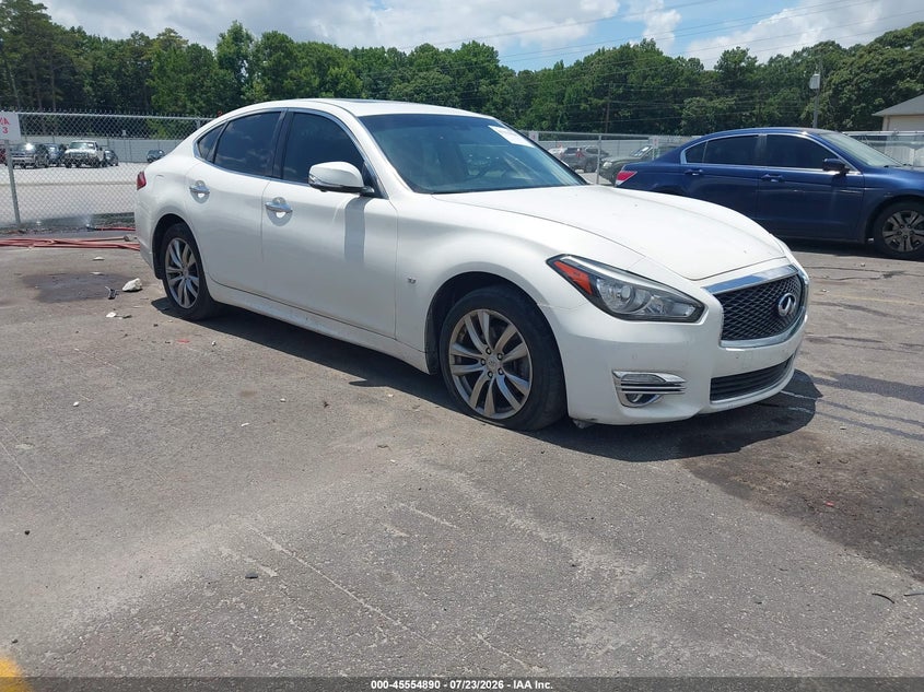 2015 Infiniti Q70