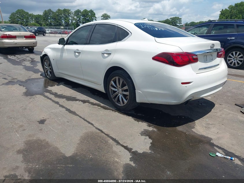 2015 INFINITI Q70 auction photo 3