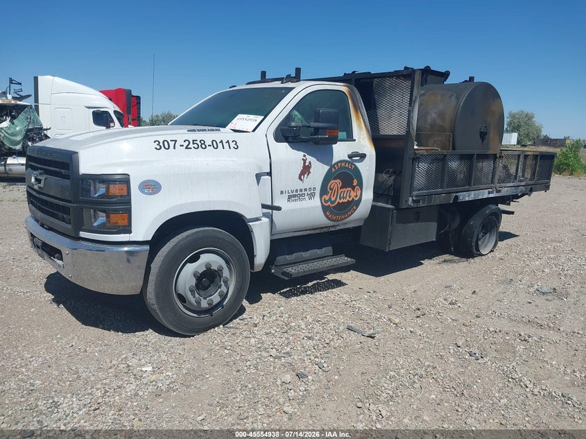 2024 CHEVROLET SILVERADO 6500HD auction photo 2