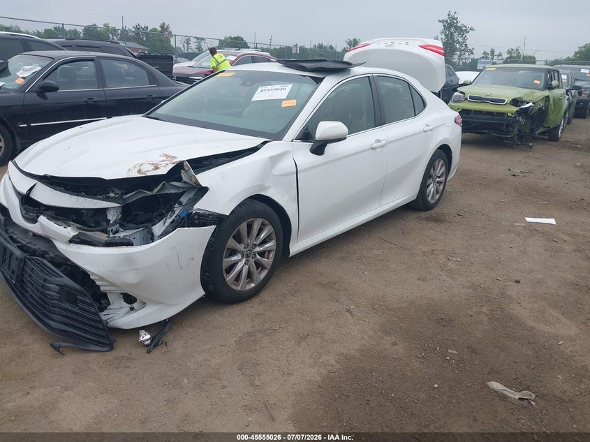 2018 Toyota Camry Le JTNB11HK5J3006499 photo 1