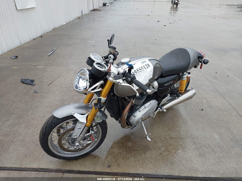 2017 TRIUMPH MOTORCYCLE THRUXTON auction photo 2