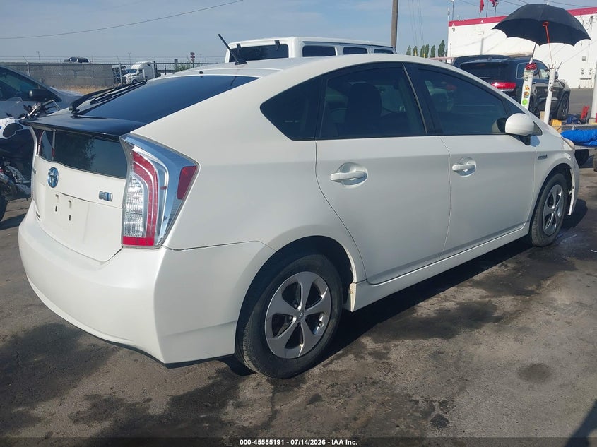 2015 TOYOTA PRIUS auction photo 4