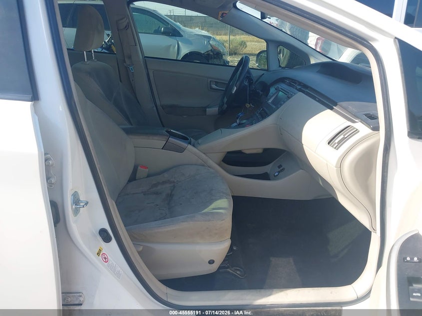 2015 TOYOTA PRIUS auction photo 5