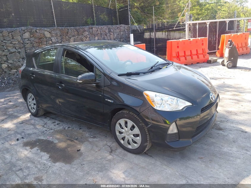 2014 TOYOTA PRIUS C auction photo 1