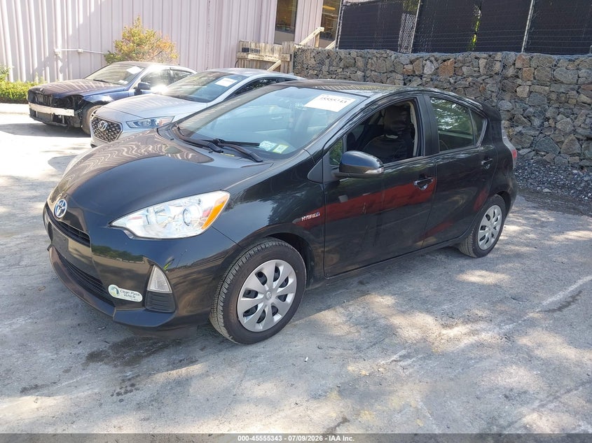2014 TOYOTA PRIUS C auction photo 2
