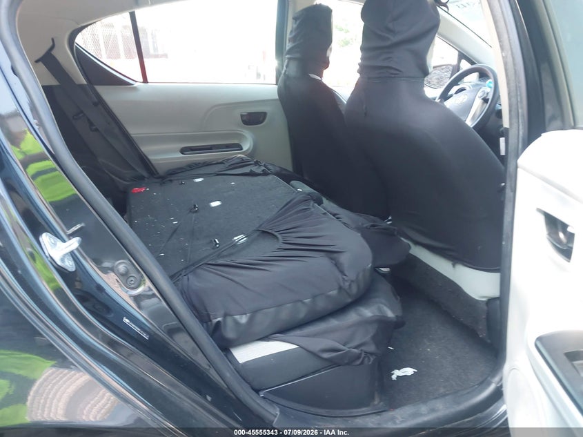 2014 TOYOTA PRIUS C auction photo 8