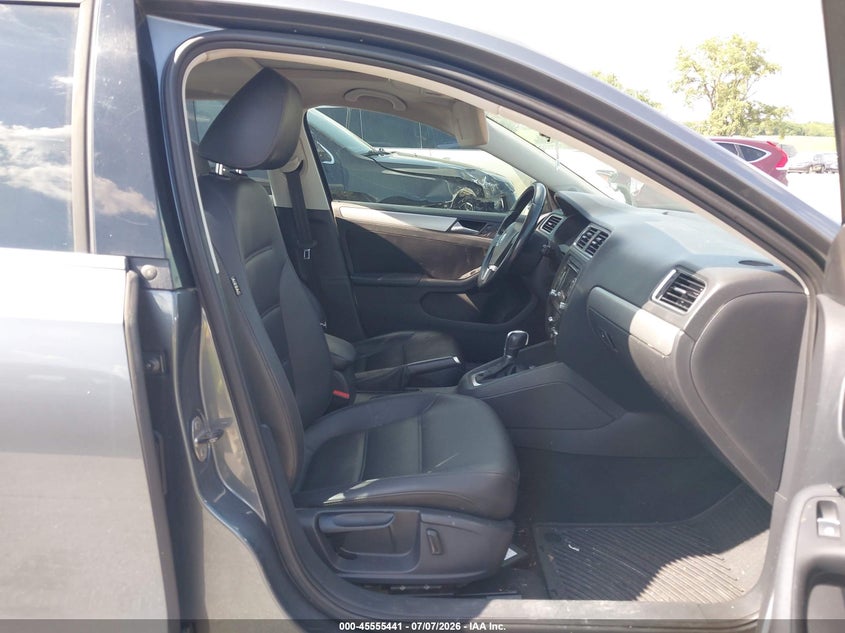 2014 VOLKSWAGEN JETTA auction photo 5