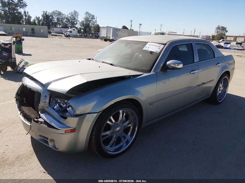 2005 Chrysler 300C, Front End, IAAI, VIN 2C3JA63H75H175133 — photo 2