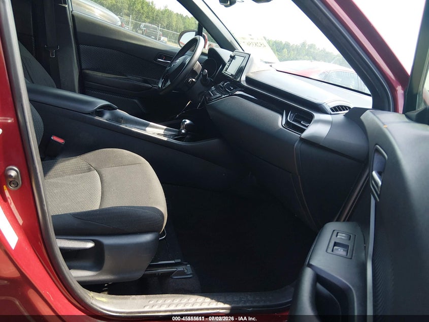 2018 TOYOTA C-HR auction photo 5