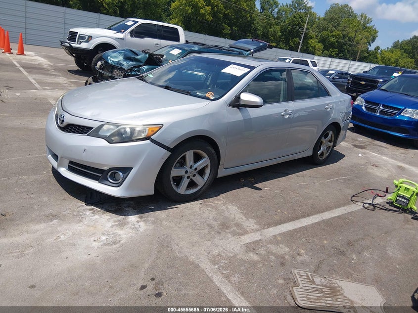 2014 TOYOTA CAMRY auction photo 2