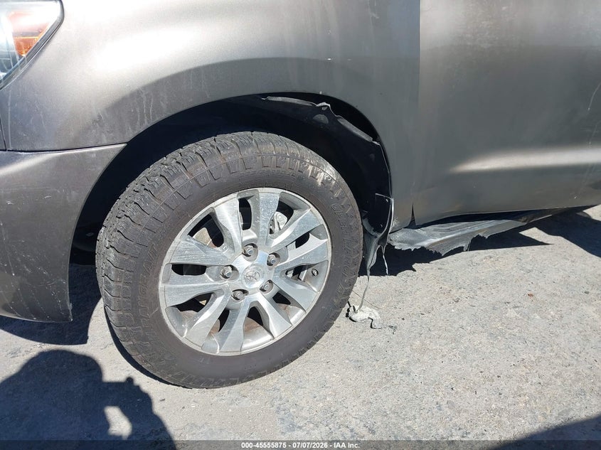 2010 TOYOTA SEQUOIA auction photo 6