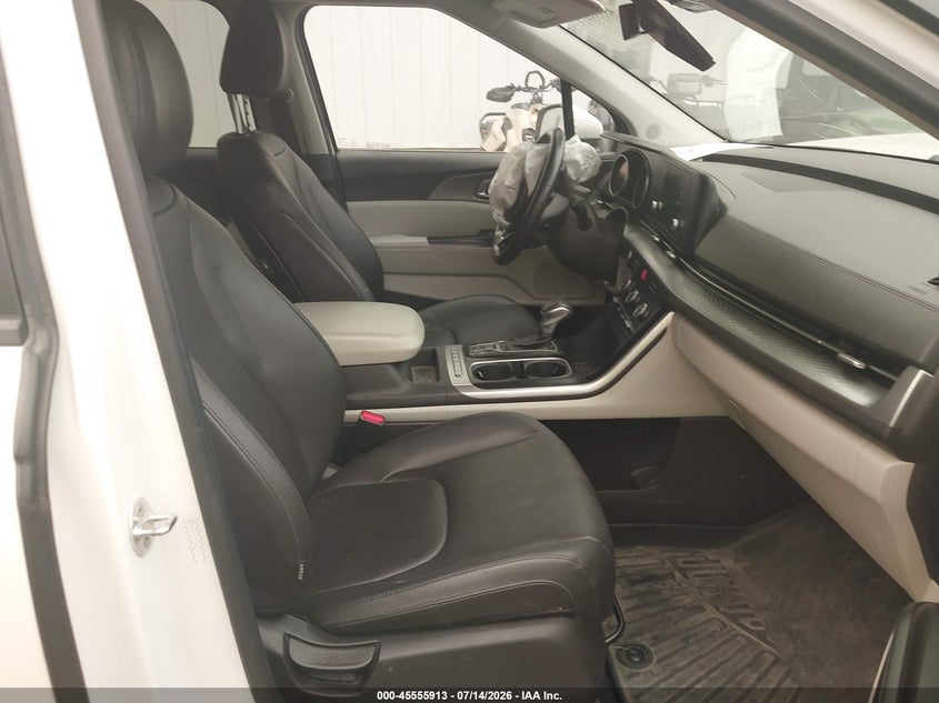 2022 KIA CARNIVAL MPV auction photo 5