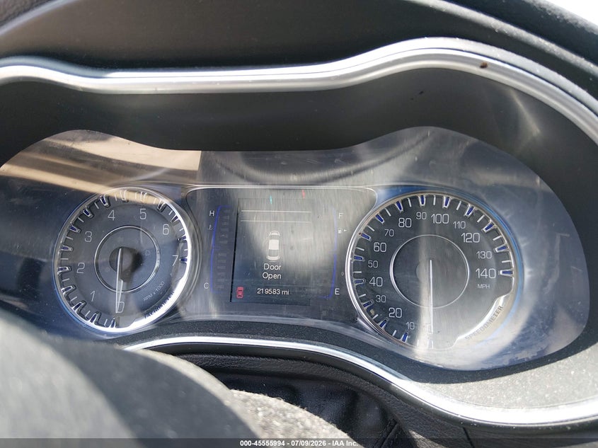 2015 CHRYSLER 200 auction photo 7