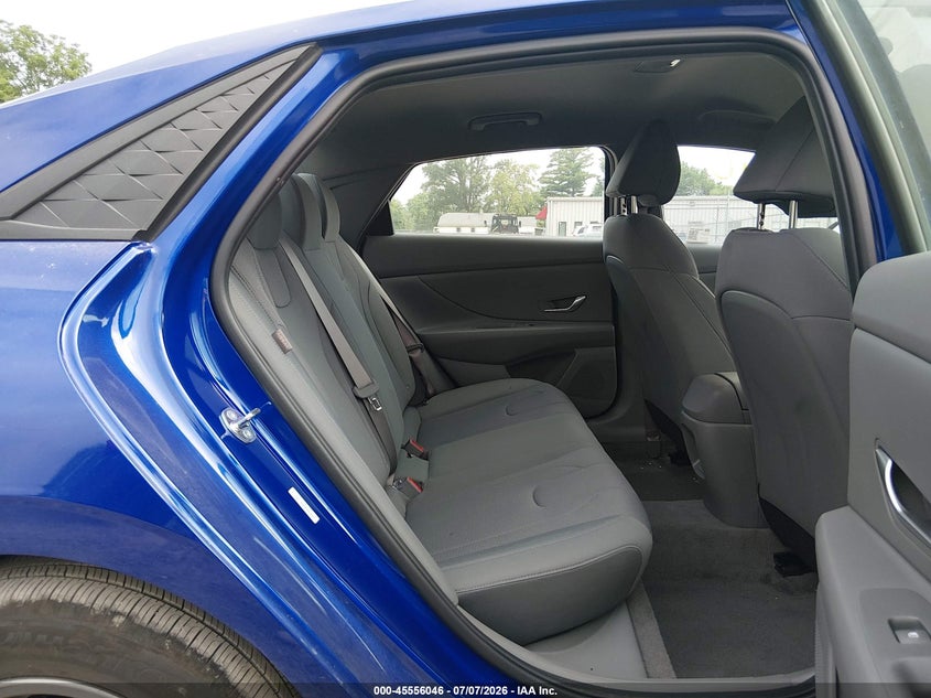 2025 HYUNDAI ELANTRA auction photo 8
