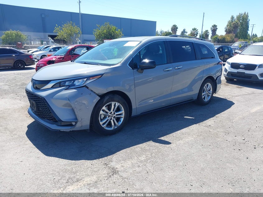 2023 TOYOTA SIENNA auction photo 2