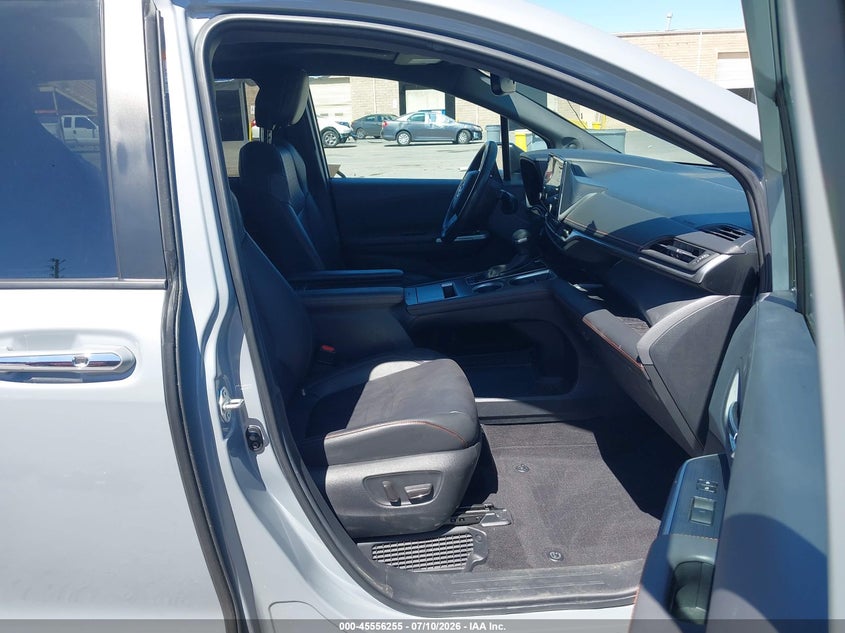2023 TOYOTA SIENNA auction photo 5