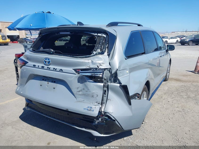 2023 TOYOTA SIENNA auction photo 6