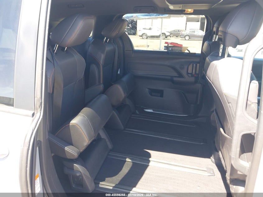 2023 TOYOTA SIENNA auction photo 8