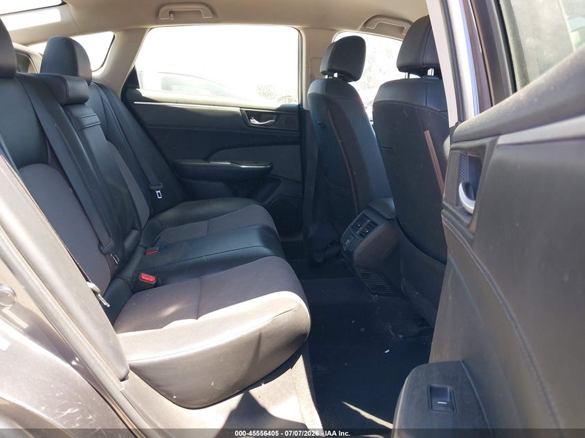2018 Honda Clarity Plug-In Hybrid VIN: JHMZC5F19JC002727 Lot: 45556405