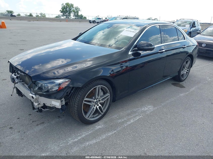 MERCEDES-BENZ E 300 2018 VIN WDDZF4KBXJA340348