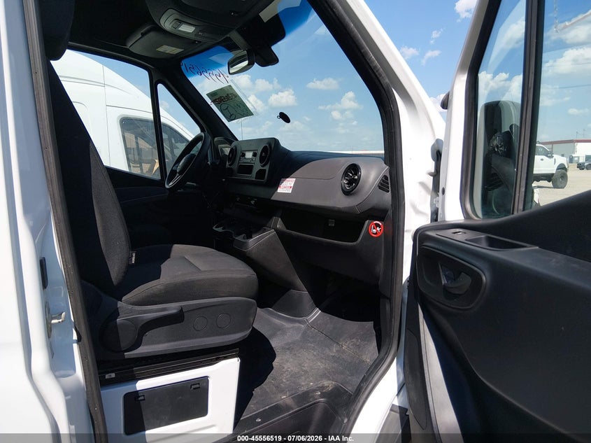 AtlanticExpress - Freightliner Sprinter 2500