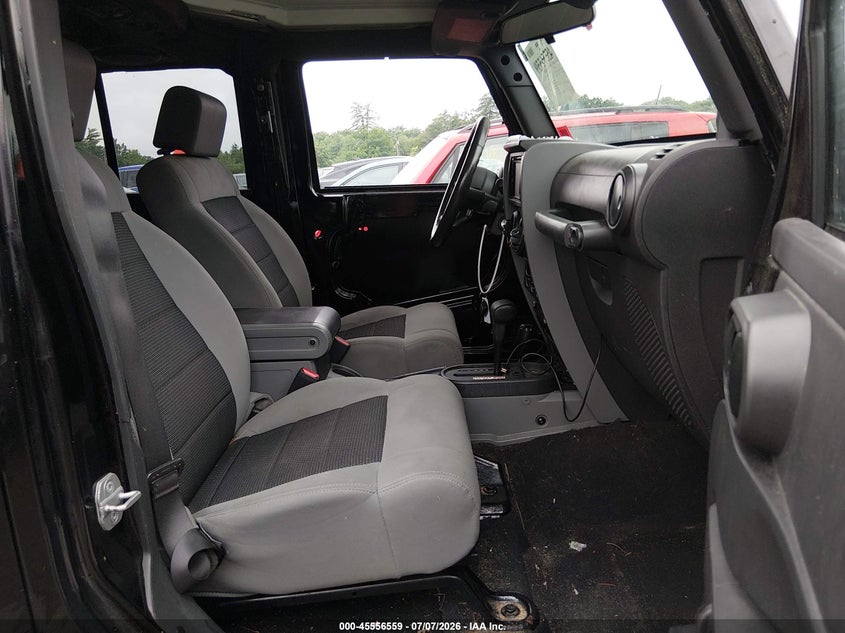 2010 JEEP WRANGLER UNLIMITED auction photo 5