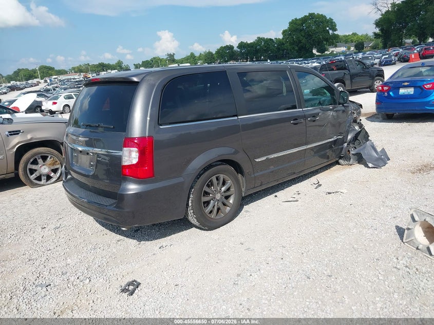 2015 CHRYSLER TOWN & COUNTRY auction photo 4