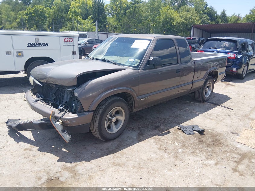 1999 Chevrolet S-10 Ls, Front End, IAAI, VIN 1GCCS1941XK187010 — photo 2