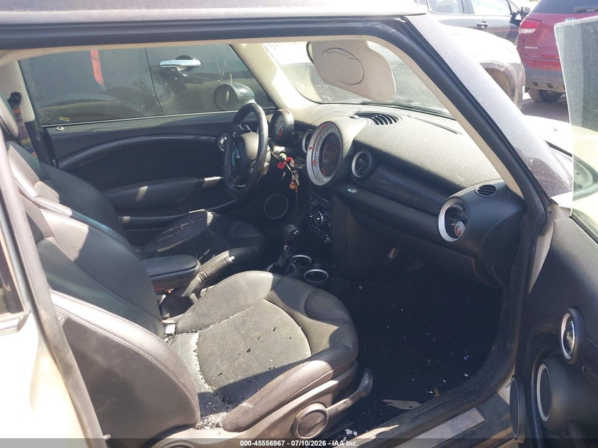 2013 MINI CLUBMAN auction photo 5
