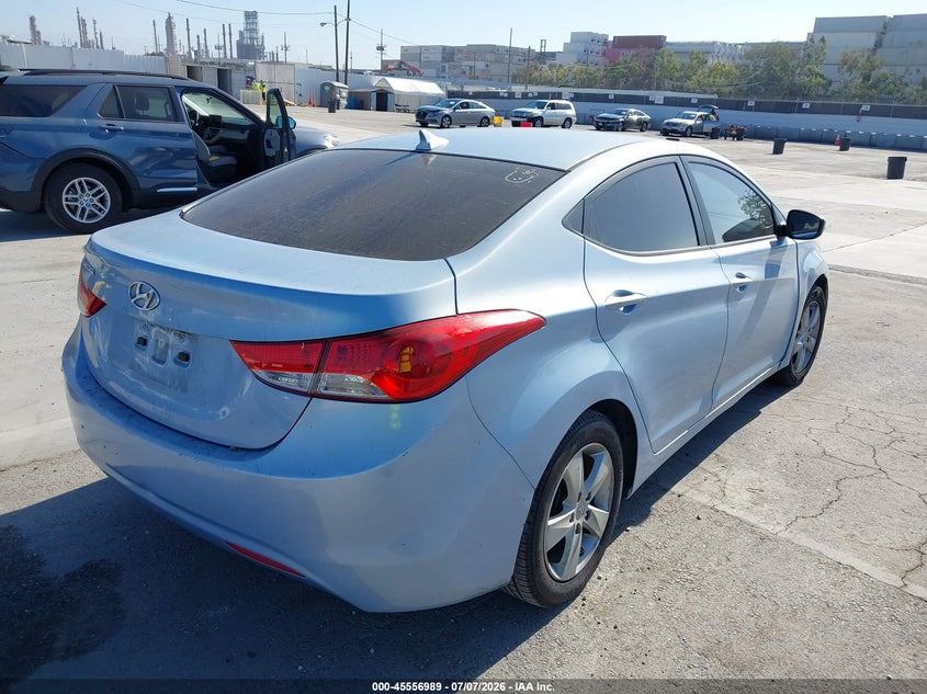 2013 HYUNDAI ELANTRA auction photo 4