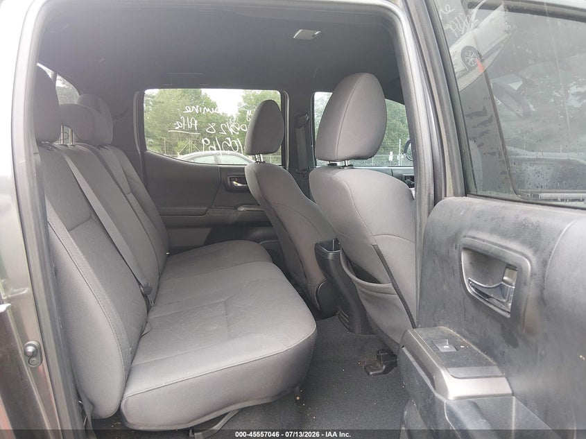 2017 TOYOTA TACOMA auction photo 8