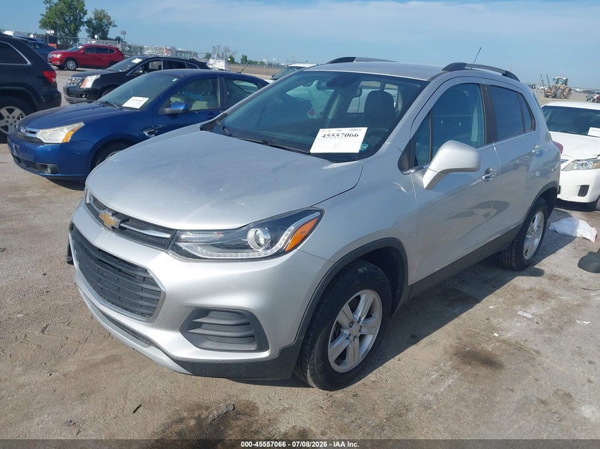 2019 Chevrolet Trax, Right Front, IAAI, VIN KL7CJPSB6KB912038 — photo 2