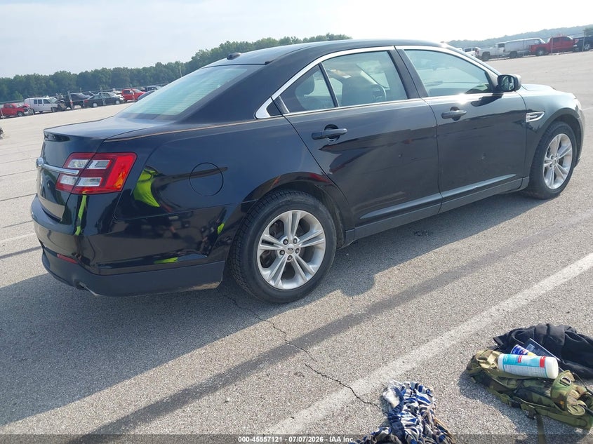 2018 FORD TAURUS auction photo 4