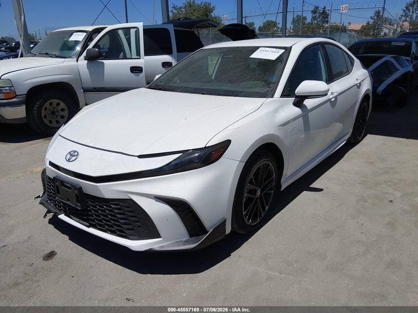 2025 Toyota Camry, Right Side, IAAI, VIN 4T1DAACK8SU067972 — photo 2