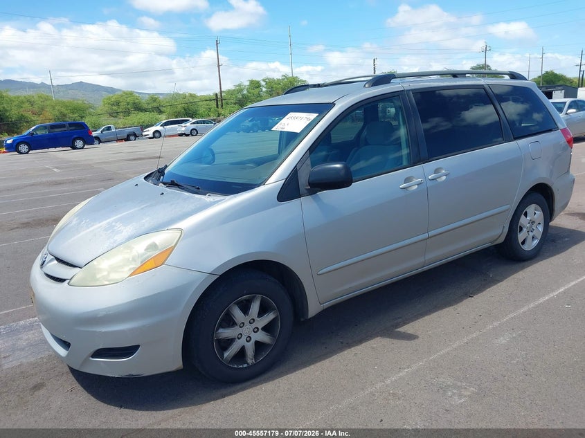 2006 TOYOTA SIENNA LE · Фото 2