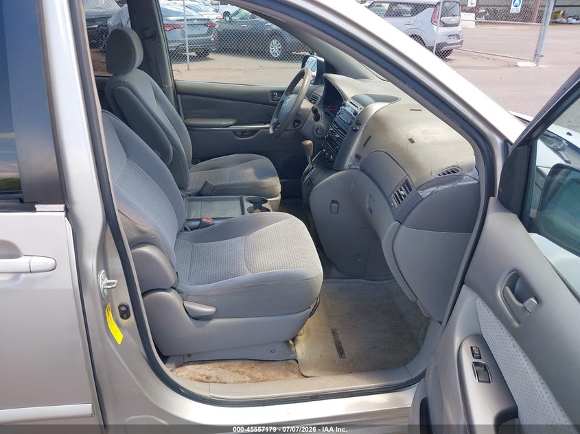 2006 TOYOTA SIENNA LE · Фото 5