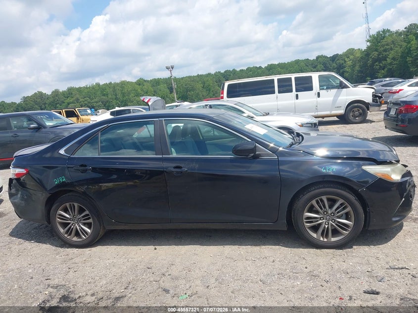 TOYOTA CAMRY - zdjęcie 13