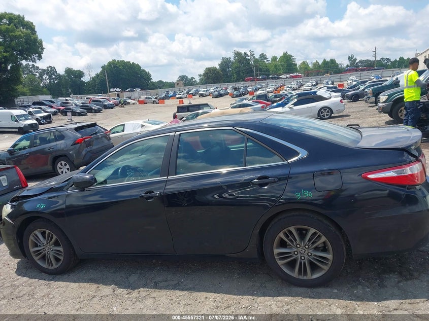 TOYOTA CAMRY - zdjęcie 14