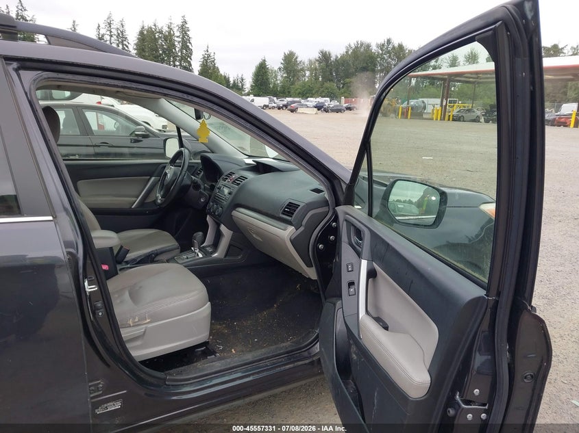 2014 SUBARU FORESTER auction photo 5