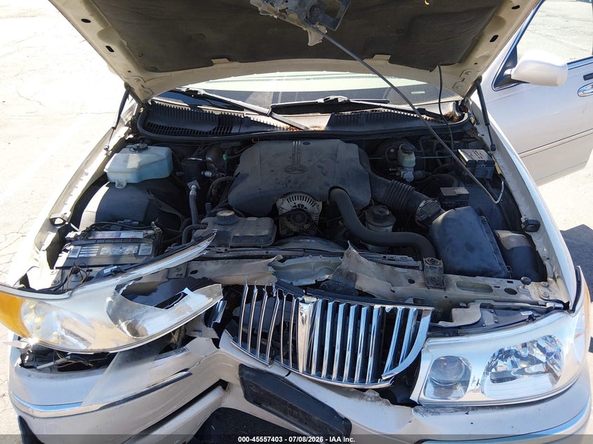 2001 Lincoln Town Car Cartier VIN: 1LNHM83W41Y609855 Lot: 45557403