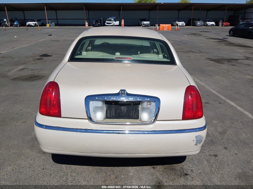 2001 Lincoln Town Car Cartier VIN: 1LNHM83W41Y609855 Lot: 45557403