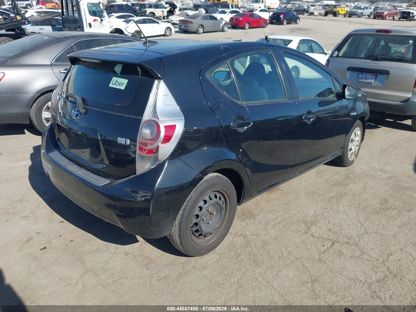 2013 TOYOTA PRIUS C auction photo 4