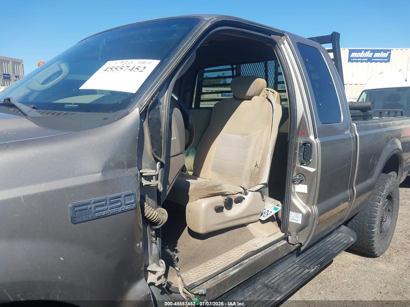 2004 Ford F-250 Lariat/Xl/Xlt VIN: 1FTNX21L84EA74832 Lot: 45557452