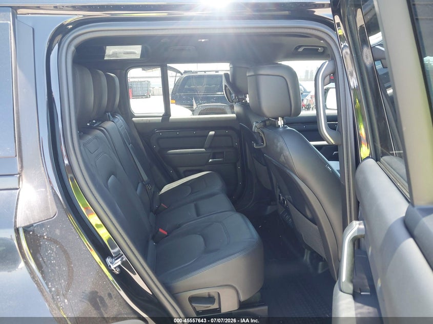 2025 Land Rover Defender 110 P300 VIN: SALEJEEX2S2385695 Lot: 45557643