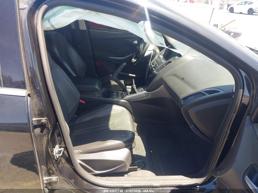 2013 FORD FOCUS auction photo 5