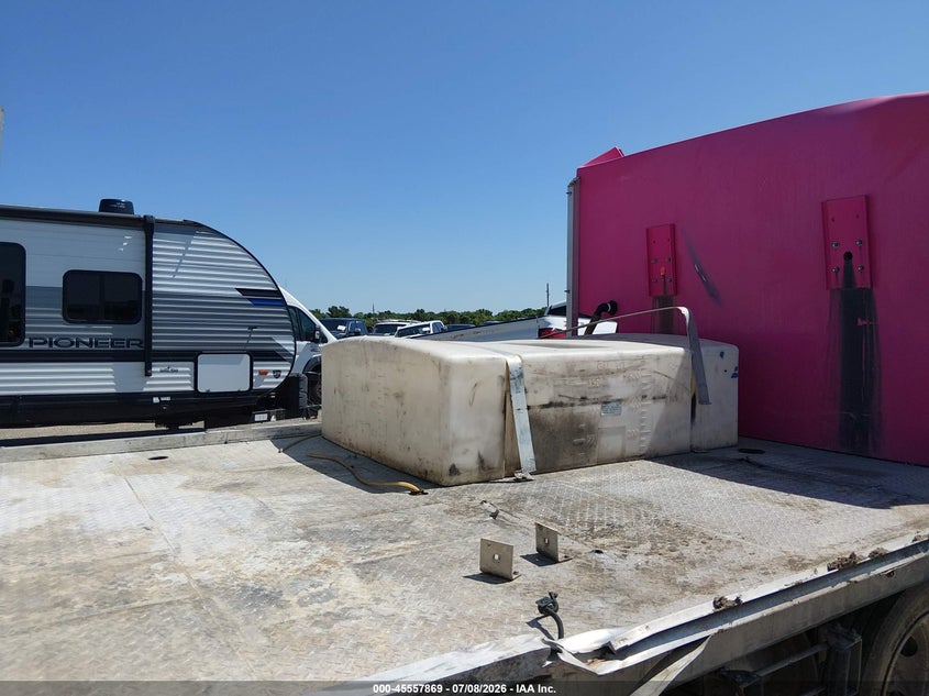 2019 ISUZU NPR HD auction photo 6