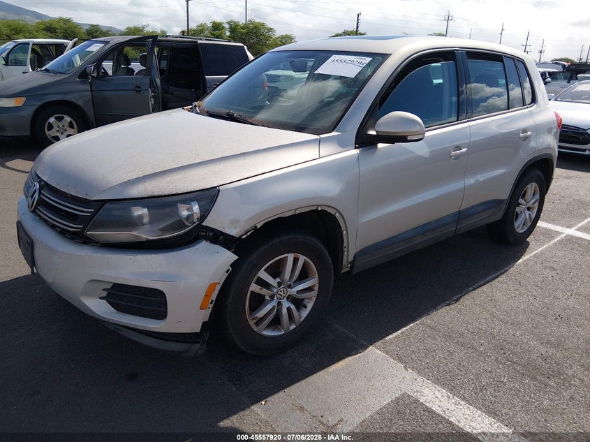 2013 VOLKSWAGEN TIGUAN auction photo 2