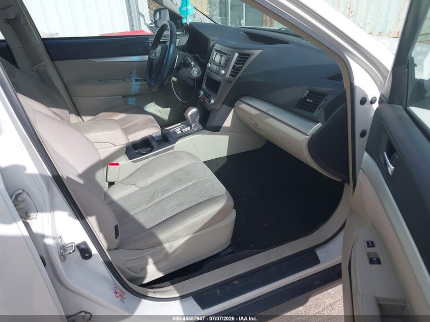 2013 SUBARU OUTBACK auction photo 5