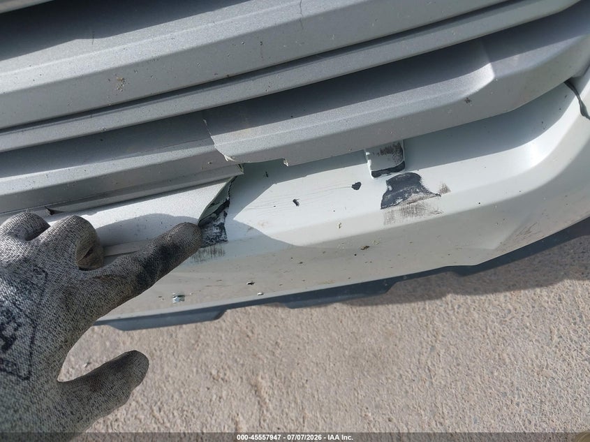 2013 SUBARU OUTBACK auction photo 6